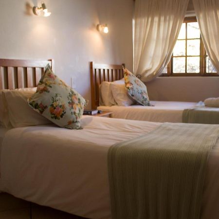 Aan Die Oewer Guesthouse Graaff-Reinet 외부 사진