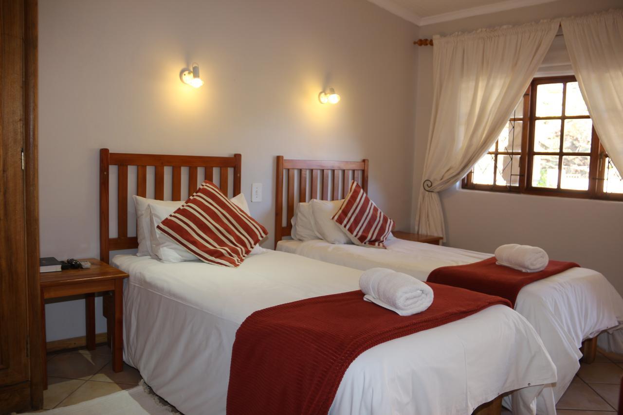 Aan Die Oewer Guesthouse Graaff-Reinet 외부 사진